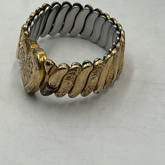 Hall of Providence Vintage
12K Gold Filled Stainless Heart Expansion Bracelet - Picture 7 of 15